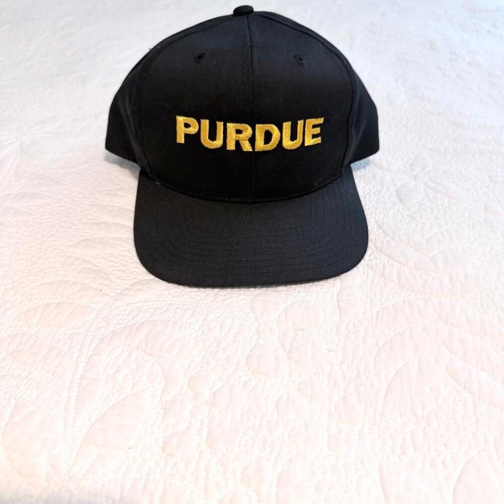 Vintage Purdue Boilermakers hat one line all capital yellow gold Annco SnapBack
